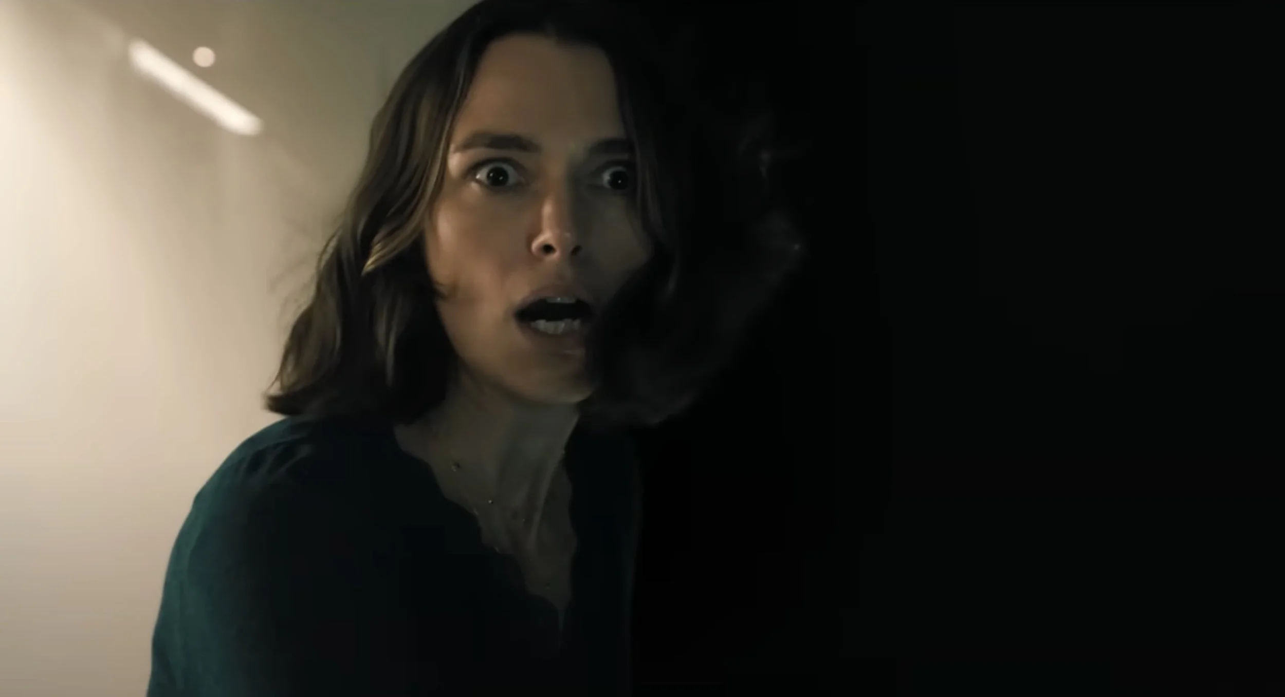 Keira Knightley reveals a chilling mystery in the first trailer of The Woman in Cabin 10 of Netflix